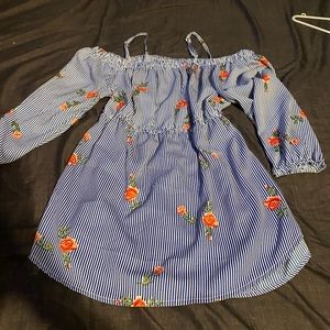 Super cute of the shoulder dress